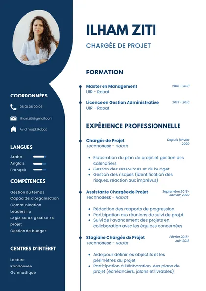 CV d’Ilham Ziti, chargée de projet, avec une barre latérale bleue